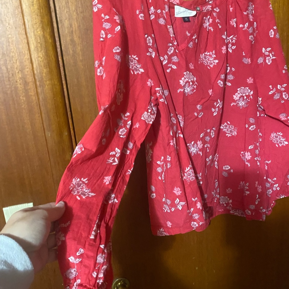 Universal Thread Scarlet Floral Top - Picture 5 of 5